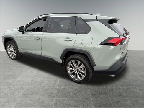 Used 2020 Toyota RAV4 XLE Premium image 3