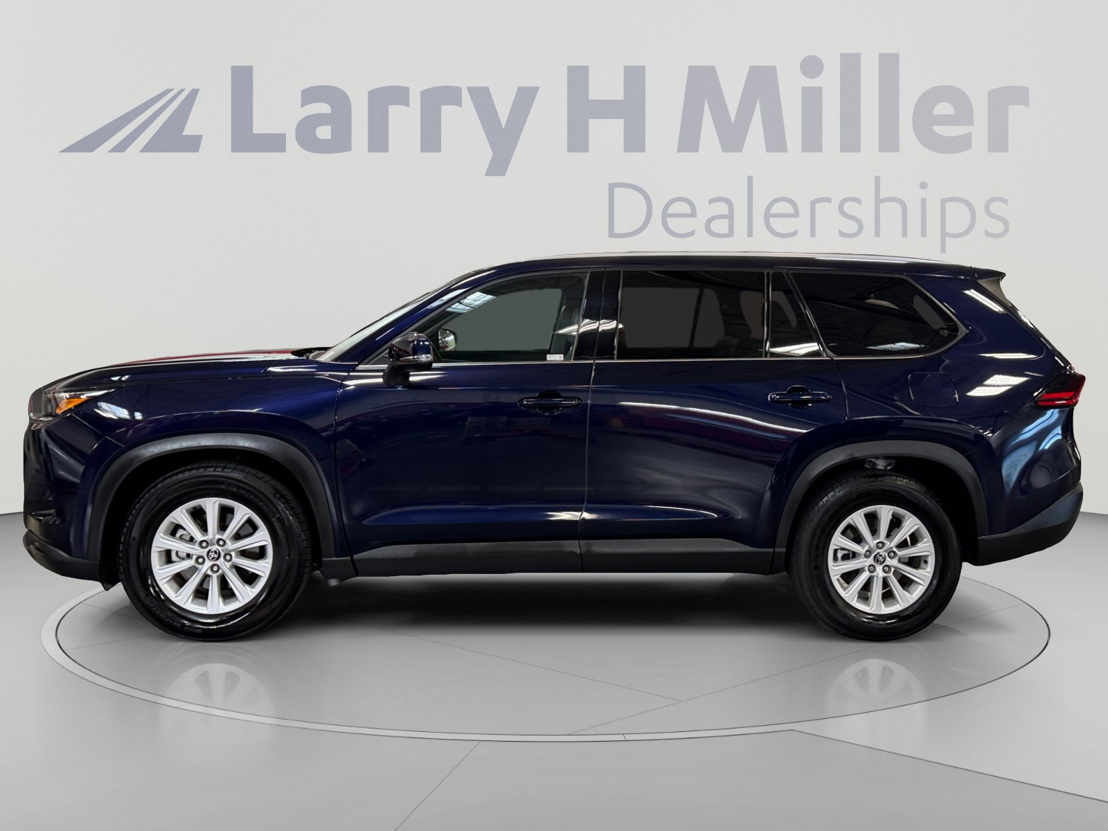 Certified 2025 Toyota Grand Highlander FWD image 2