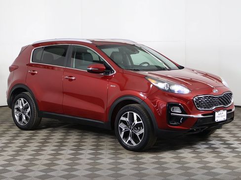 Used 2020 Kia Sportage EX image 2
