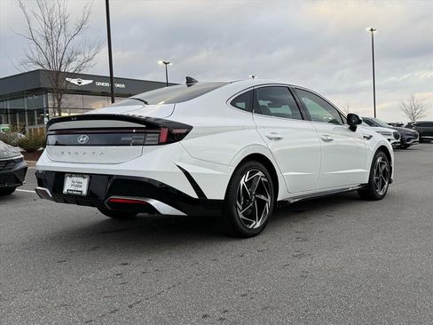 New 2026 Hyundai Sonata SEL FWD image 3