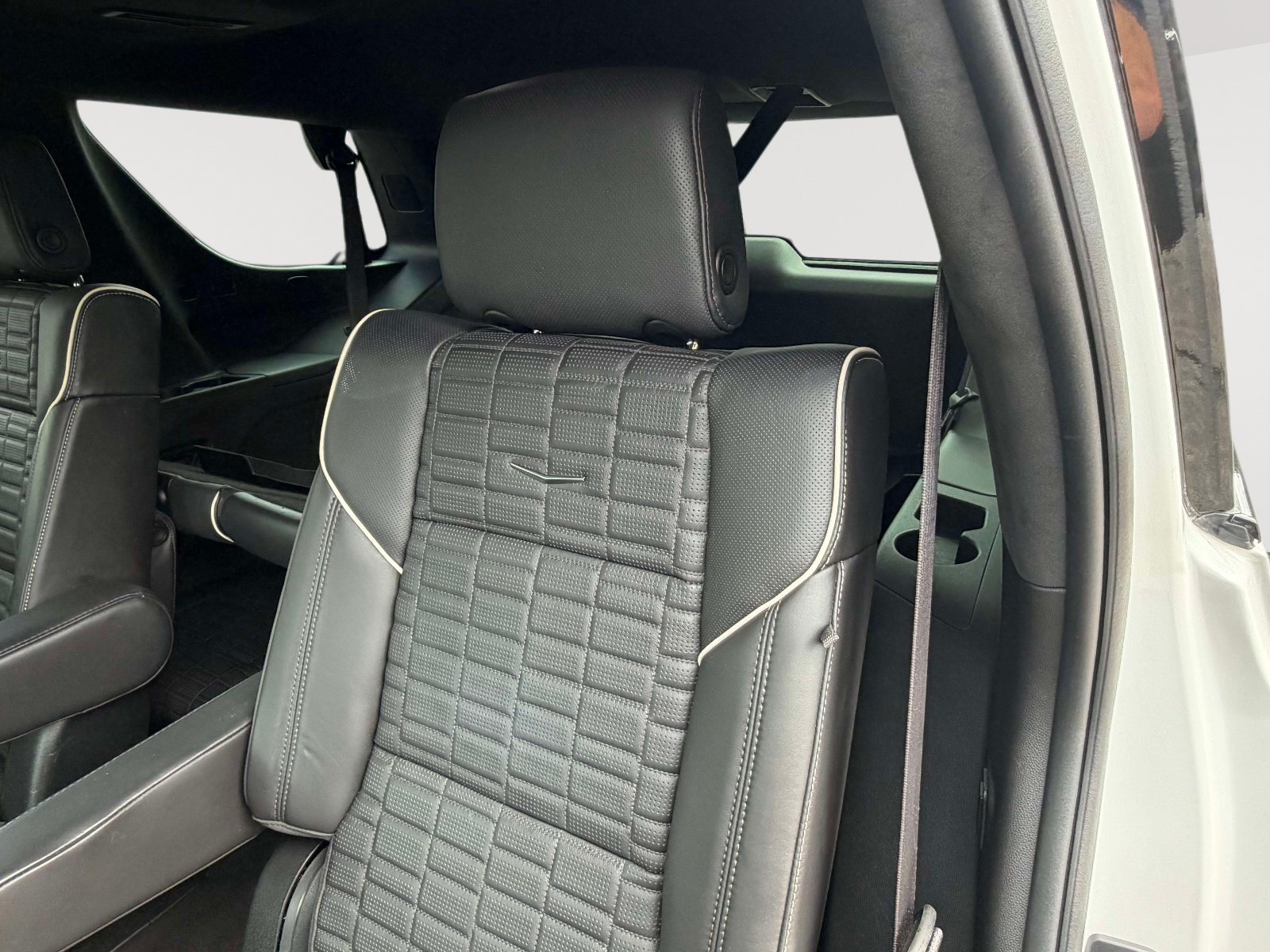 Used 2023 Cadillac Escalade Sport Platinum w/ LPO, ONYX Package AWD/4WD image 26