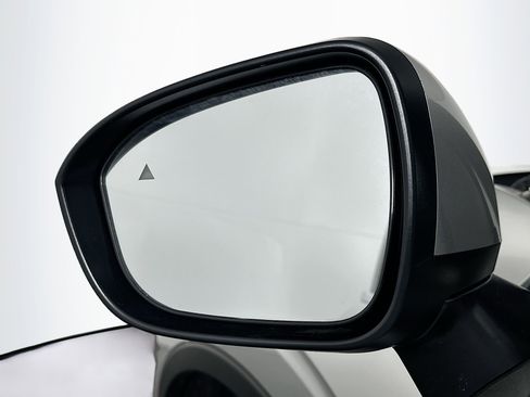 Used 2025 Mitsubishi Outlander SE image 16