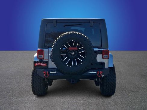 Used 2018 Jeep Wrangler Unlimited Sahara w/ Connectivity Group image 5