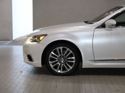 Used 2017 Lexus LS 460 L image 4