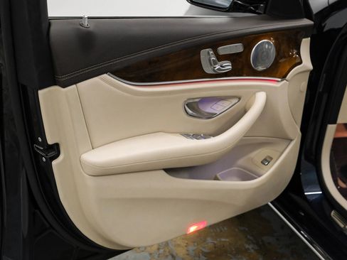 Used 2018 Mercedes-Benz E 400 4MATIC Wagon w/ Premium 2 Package image 37