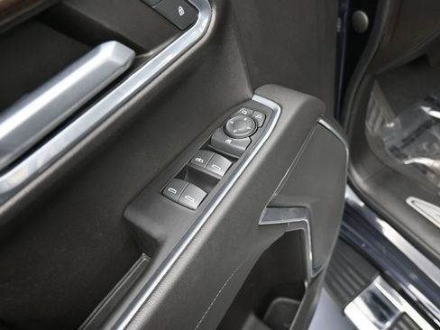 Used 2022 Chevrolet Silverado 1500 RST image 13