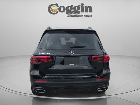 Used 2026 Mercedes-Benz GLB 250 image 6