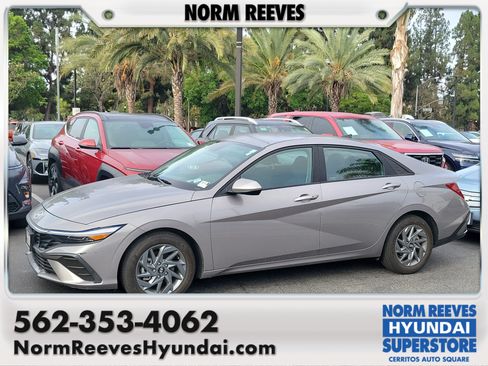 Used 2024 Hyundai Elantra SEL FWD image 1