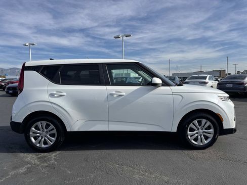 Used 2021 Kia Soul LX image 6