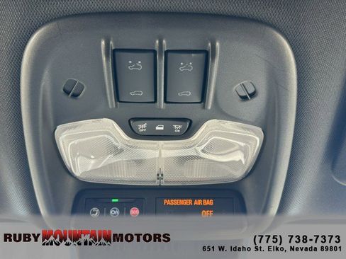 Used 2023 Chevrolet Colorado Z71 w/ Z71 Convenience Package 2 AWD/4WD image 18