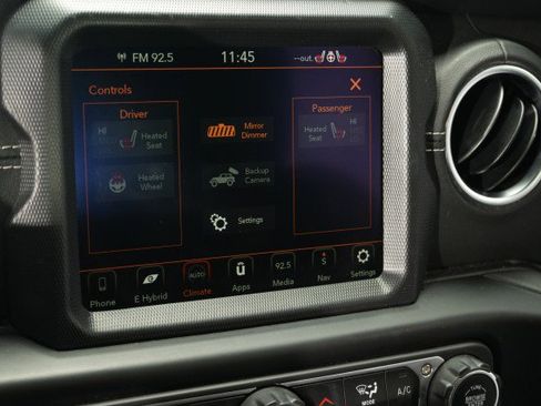 Used 2022 Jeep Wrangler Unlimited Sahara w/ Cold Weather Group AWD/4WD image 37