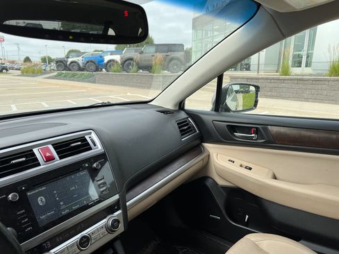 Used 2015 Subaru Outback 2.5i Limited AWD/4WD image 19