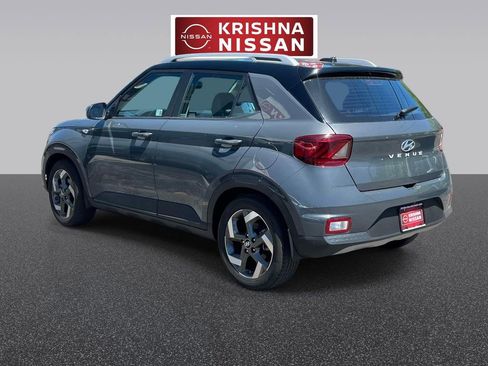 Used 2024 Hyundai Venue Limited FWD image 6