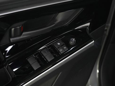 Used 2024 Subaru Solterra Premium image 19