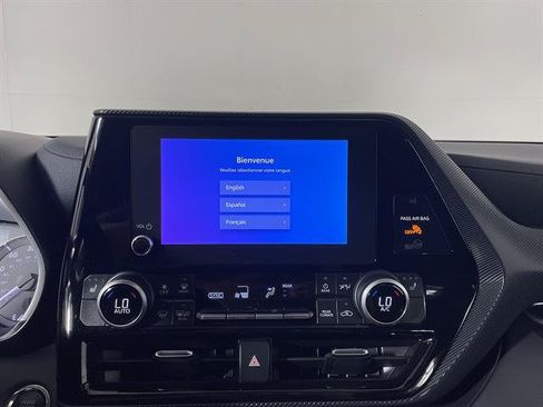 Used 2023 Toyota Highlander XSE AWD/4WD image 17