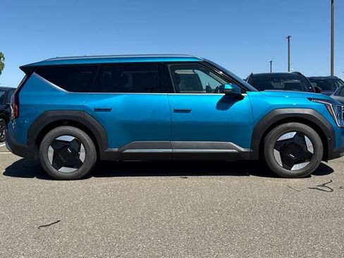 New 2026 Kia EV9 Wind AWD/4WD image 3