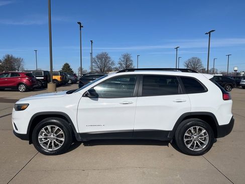 Used 2022 Jeep Cherokee Latitude Lux image 2