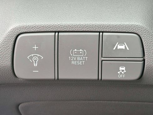 Used 2023 Hyundai Elantra Blue w/ Cargo Package image 17