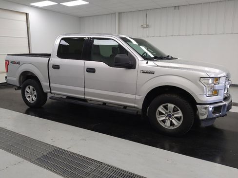 Used 2015 Ford F150 XLT AWD/4WD image 11