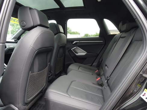 Used 2020 Audi Q3 2.0T Premium Plus w/ Premium Plus Package AWD/4WD image 12