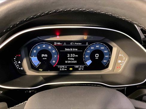 Used 2024 Audi Q3 2.0T Premium Plus w/ Premium Plus Package image 25