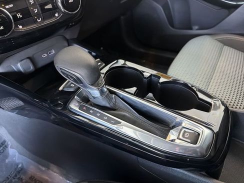 Certified 2025 Chevrolet Trax LT w/ LT Convenience Package image 25