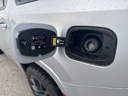 Used 2024 Jeep Grand Wagoneer Series II w/ Quick Order Packagew 28T image 10