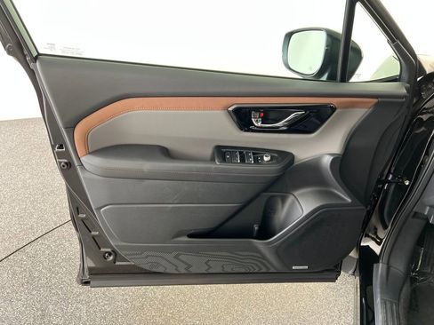New 2026 Subaru Forester Touring AWD/4WD image 12