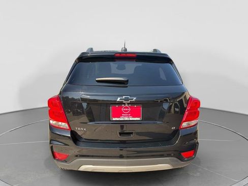 Used 2019 Chevrolet Trax LT w/ LT Convenience Package FWD image 5