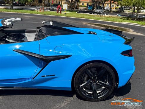 Used 2024 Chevrolet Corvette Z06 RWD image 42