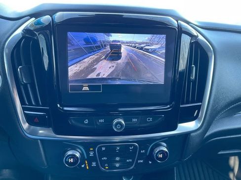 Used 2023 Chevrolet Traverse LT image 14