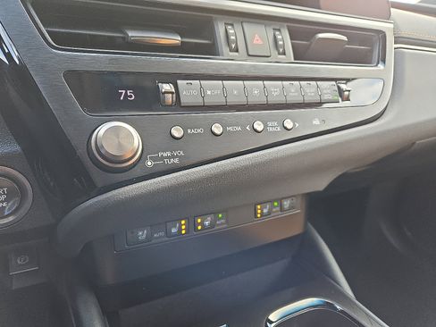 Used 2023 Lexus ES 350 w/ Premium Package image 17