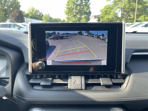 Used 2024 Toyota RAV4 LE AWD/4WD image 18