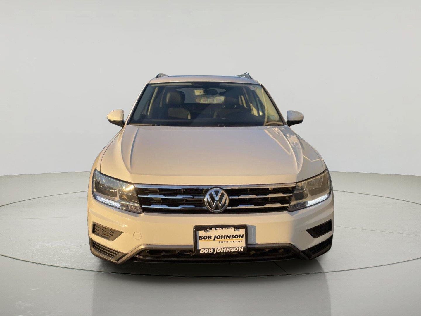 Used 2021 Volkswagen Tiguan SE w/ Panoramic Sunroof Package AWD/4WD image 2