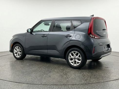 Used 2025 Kia Soul LX w/ LX Technology Package FWD image 6