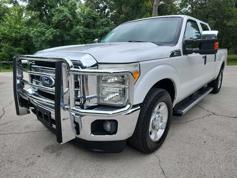 Used 2011 Ford F250 XLT w/ Chrome Pkg RWD image 3