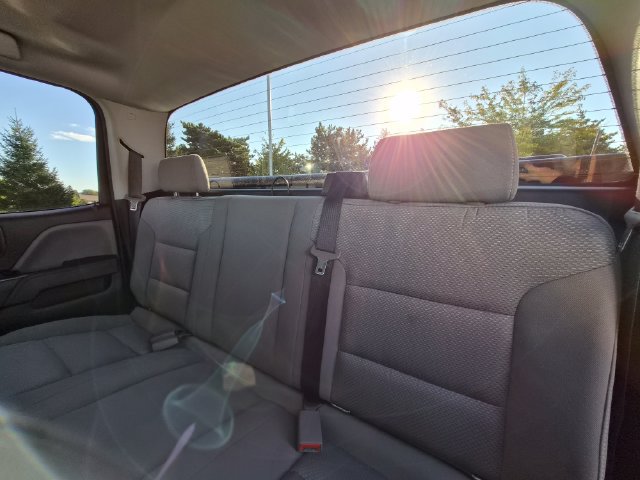 Used 2019 Chevrolet Silverado 1500 Custom w/ Custom Convenience Package AWD/4WD image 30