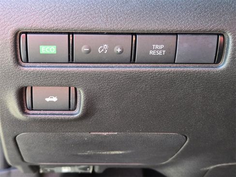 Used 2024 Nissan Sentra SV image 28