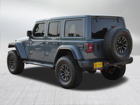 Used 2025 Jeep Wrangler Unlimited Rubicon AWD/4WD image 5
