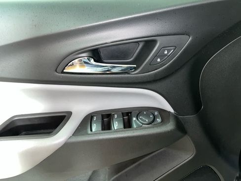 Used 2021 Chevrolet Equinox LS AWD/4WD image 13