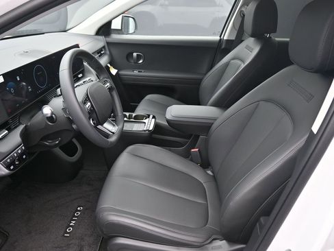 New 2025 Hyundai Ioniq 5 SEL image 10