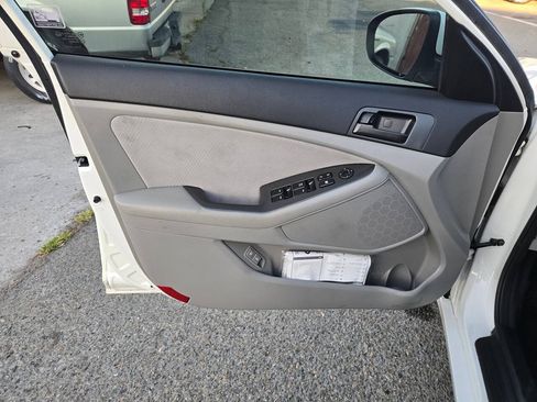 Used 2011 Kia Optima LX FWD image 20