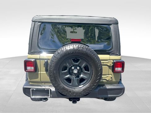 Used 2025 Jeep Wrangler Sport AWD/4WD image 5