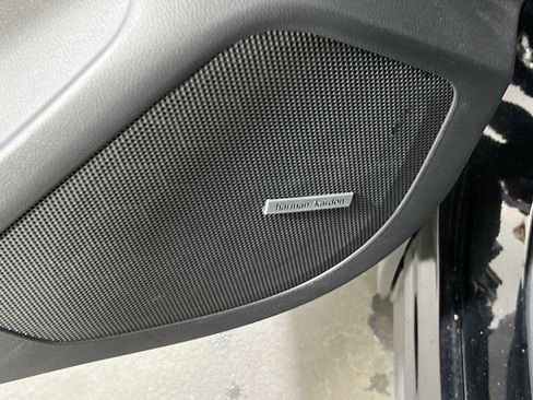 Used 2023 Subaru Ascent Limited w/ Technology Package image 19