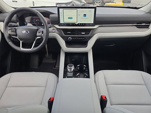 New 2026 Ford Explorer Platinum w/ LUX Leather Package image 8