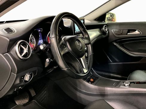 Used 2015 Mercedes-Benz GLA 250 image 16