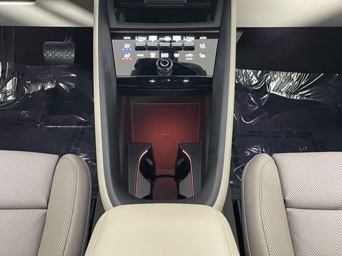 Used 2025 Porsche Macan Electric image 20