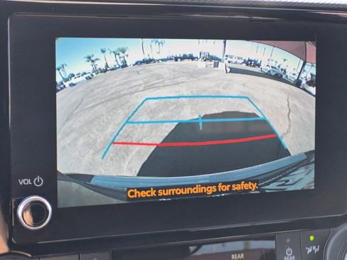 Used 2023 Toyota Highlander XSE image 13