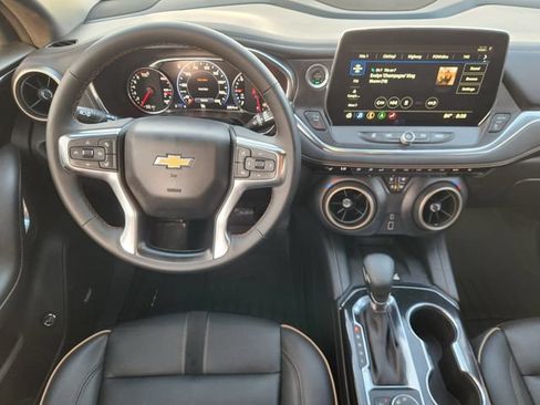 Used 2024 Chevrolet Blazer Premier FWD image 27
