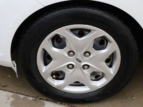 Used 2013 Ford Fiesta SE image 30